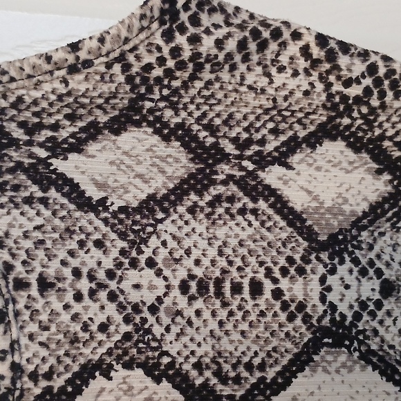 Caution To The Wind Ribbed Snake Skin Print Bodysuit - Picture 4 of 7